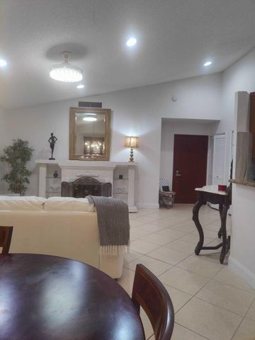 115 Ramblewood Circle, Royal Palm Beach, FL 33411