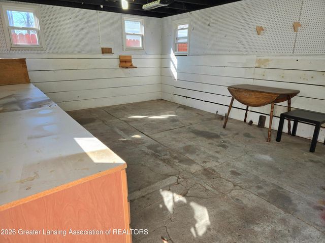 555 Tisdale Avenue, Lansing, MI 48910