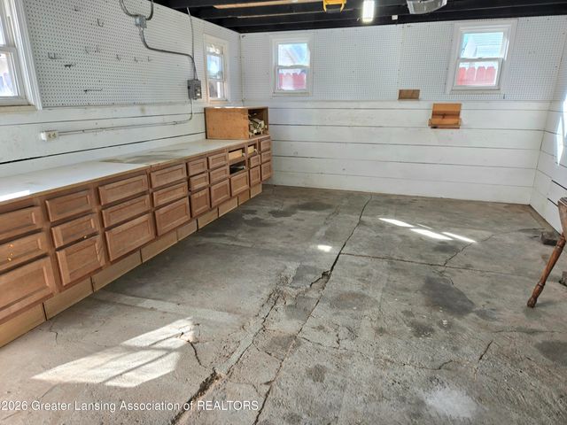 555 Tisdale Avenue, Lansing, MI 48910