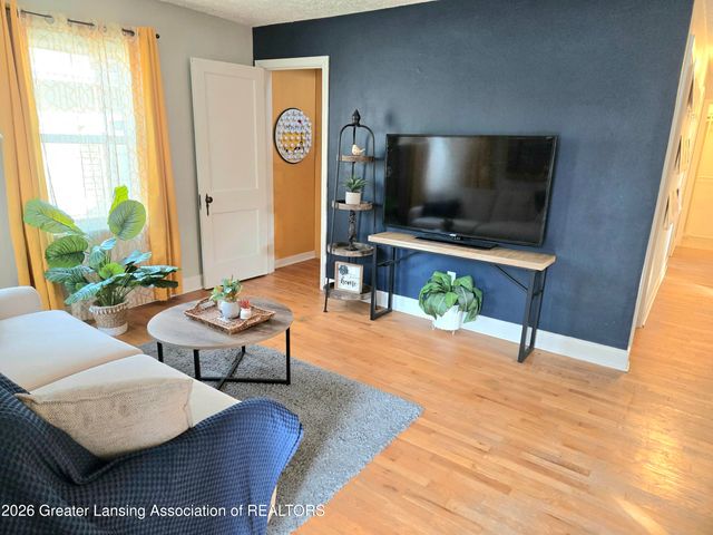 555 Tisdale Avenue, Lansing, MI 48910