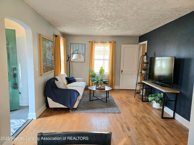 555 Tisdale Avenue, Lansing, MI 48910