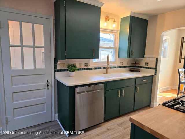 555 Tisdale Avenue, Lansing, MI 48910