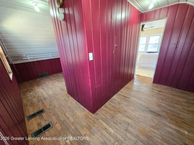 555 Tisdale Avenue, Lansing, MI 48910