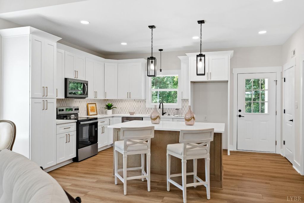 Image 14 of property listing at 1217 Snowfield Cir, Lynchburg, VA 24503