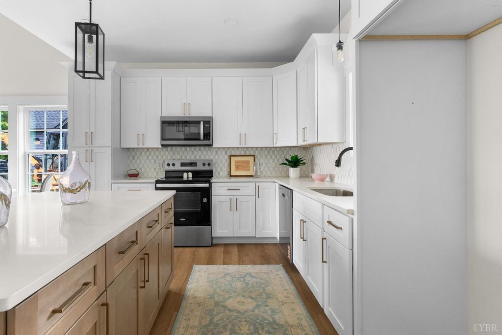 Image 16 of property listing at 1217 Snowfield Cir, Lynchburg, VA 24503