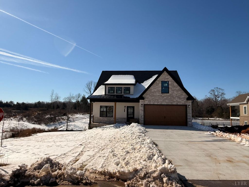 Image 2 of property listing at 1217 Snowfield Cir, Lynchburg, VA 24503