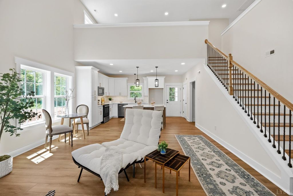 Image 4 of property listing at 1217 Snowfield Cir, Lynchburg, VA 24503