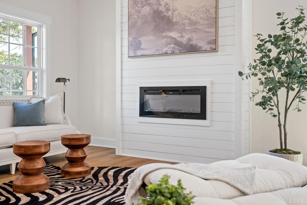 Image 7 of property listing at 1217 Snowfield Cir, Lynchburg, VA 24503