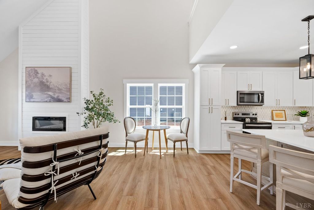 Image 8 of property listing at 1217 Snowfield Cir, Lynchburg, VA 24503