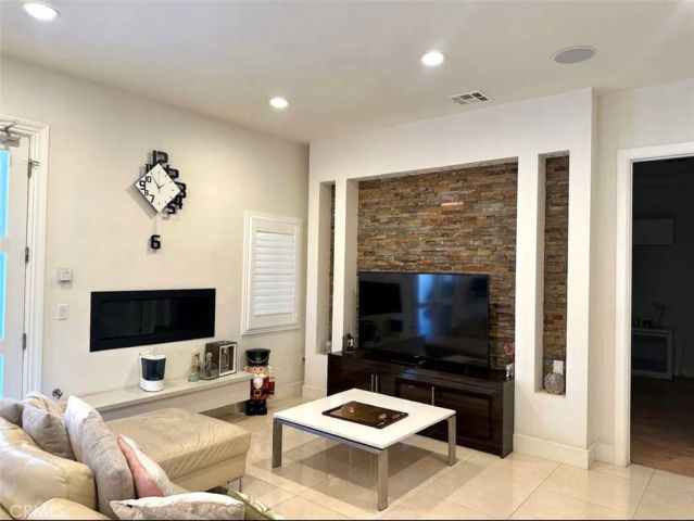 646 S Courson Drive, Anaheim, CA 92804