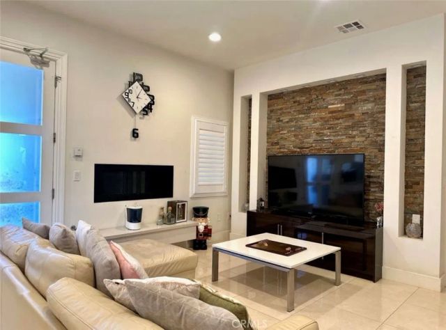 646 S Courson Drive, Anaheim, CA 92804