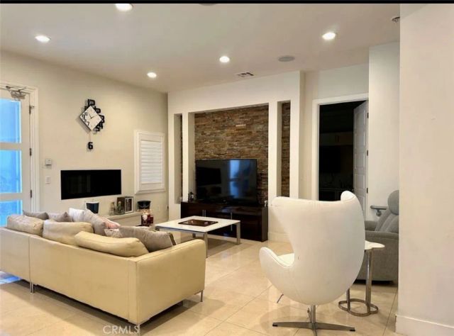 646 S Courson Drive, Anaheim, CA 92804