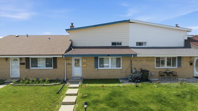 9005 SHERRY Lane, Des Plaines, IL 60016