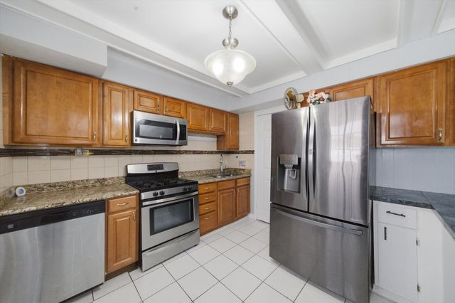 9005 SHERRY Lane, Des Plaines, IL 60016