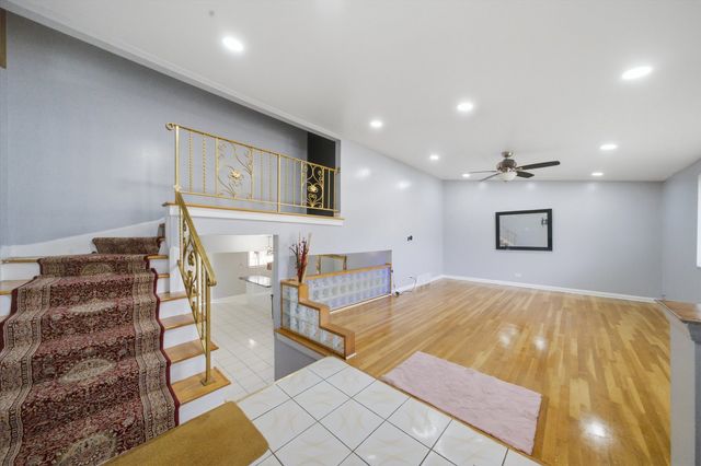 9005 SHERRY Lane, Des Plaines, IL 60016