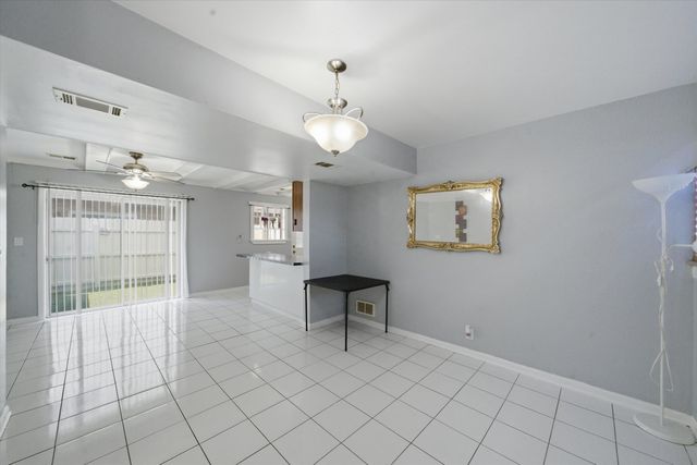 9005 SHERRY Lane, Des Plaines, IL 60016