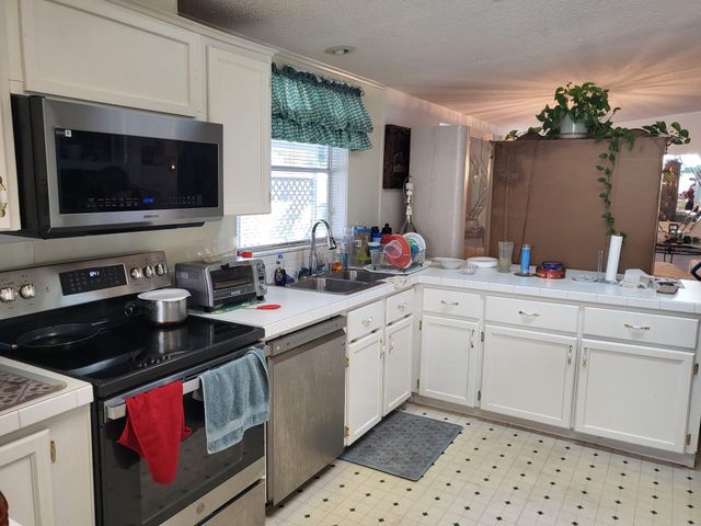 2555 PGA Blvd, Palm Beach Gardens, FL 33410
