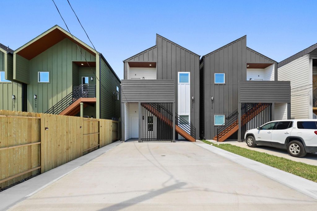 9711 Cargill Street A, Houston, TX 77029