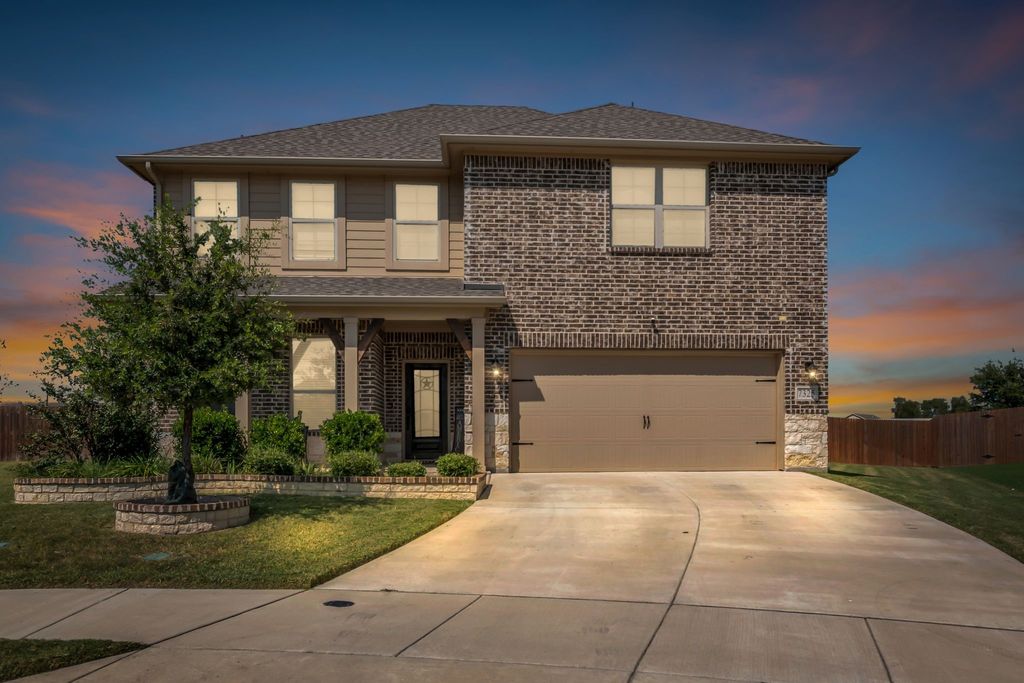 7325 Tesoro Trail, Fort Worth, TX 76131