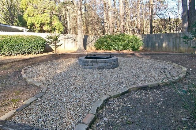 3911 Abernathy Farm Way, Acworth, GA 30101