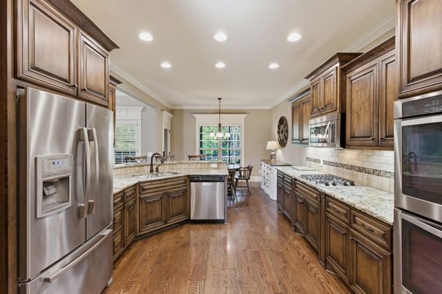 107 Avalon Bay Dr, Old Hickory, TN 37138