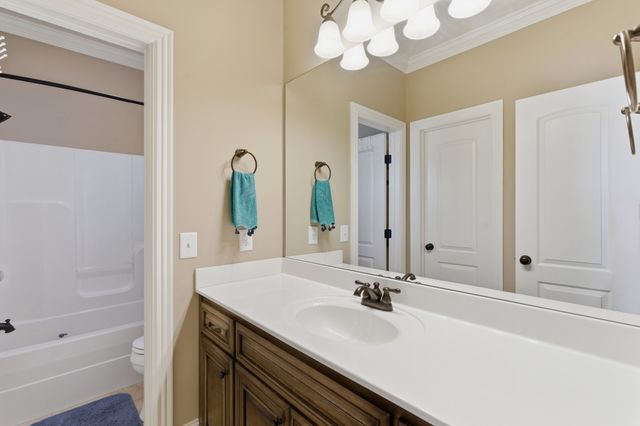 107 Avalon Bay Dr, Old Hickory, TN 37138