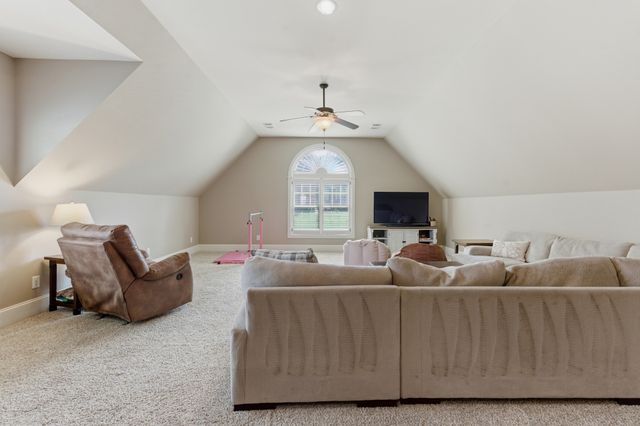 107 Avalon Bay Dr, Old Hickory, TN 37138