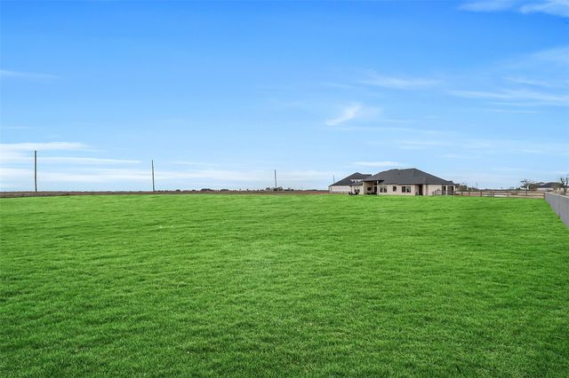 1005 Falcon Cove, Waller, TX 77484