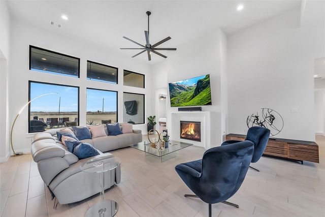 1005 Falcon Cove, Waller, TX 77484