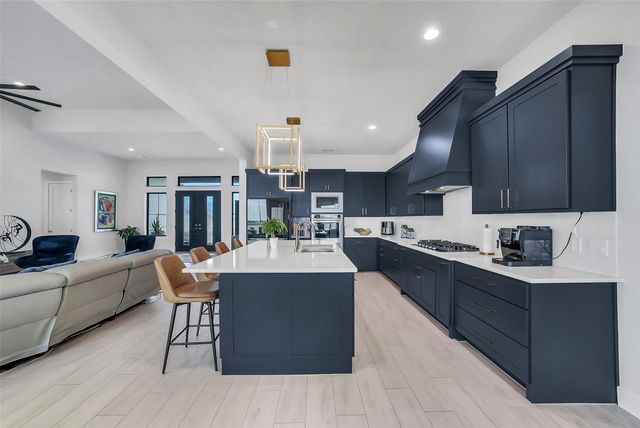 1005 Falcon Cove, Waller, TX 77484