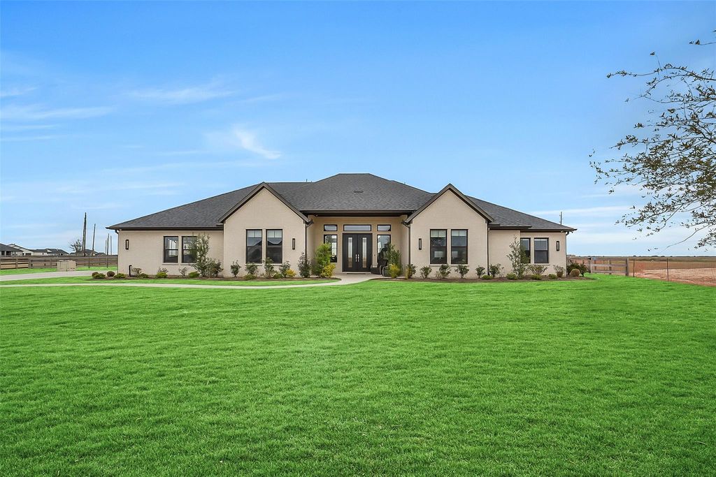 1005 Falcon Cove, Waller, TX 77484
