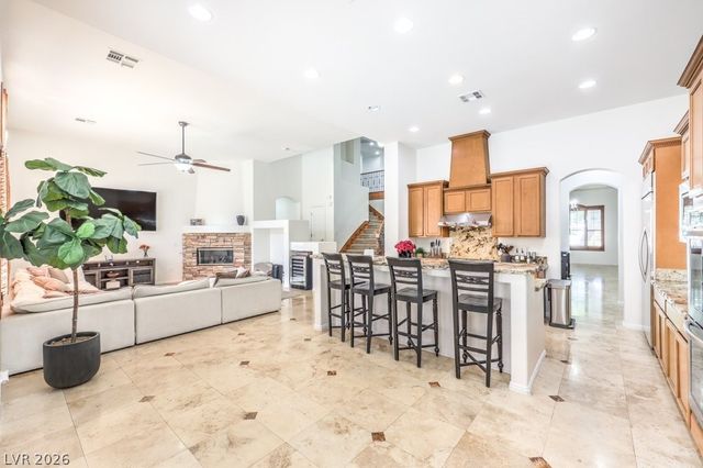 305 Onyx Crest Street, Las Vegas, NV 89145