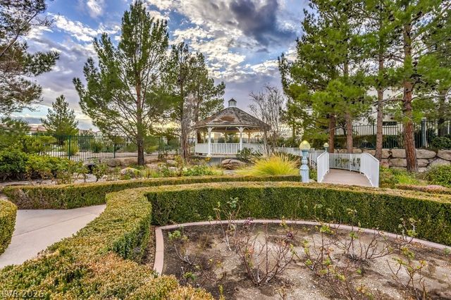 305 Onyx Crest Street, Las Vegas, NV 89145