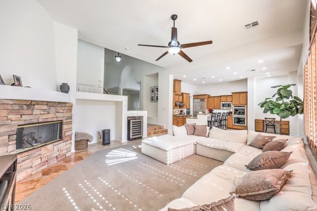 305 Onyx Crest Street, Las Vegas, NV 89145