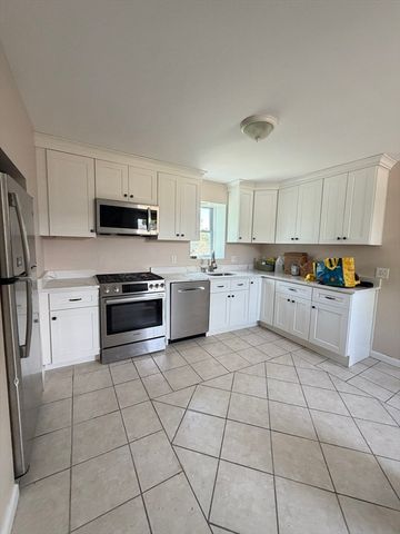 6 Edwards Place 2, Chelmsford, MA 01863