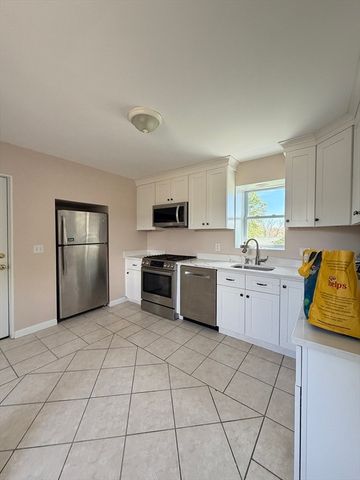 6 Edwards Place 2, Chelmsford, MA 01863