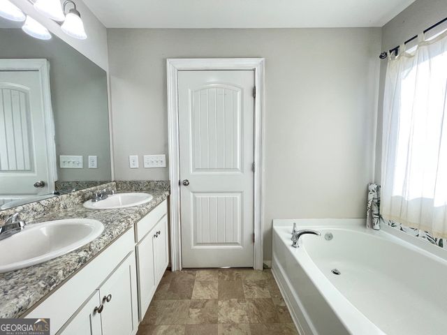 836 Stable View Loop, Dallas, GA 30132