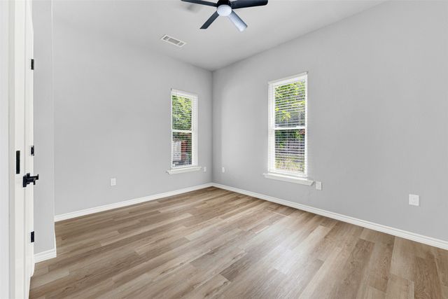 909 E High Street, Terrell, TX 75160
