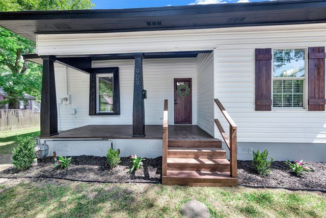 909 E High Street, Terrell, TX 75160