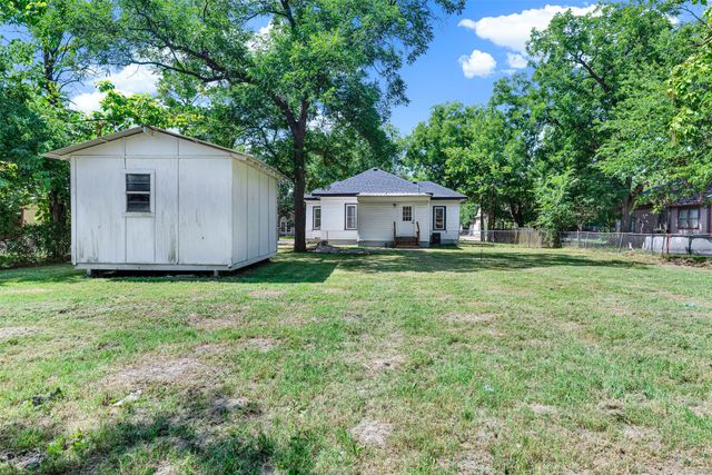 909 E High Street, Terrell, TX 75160