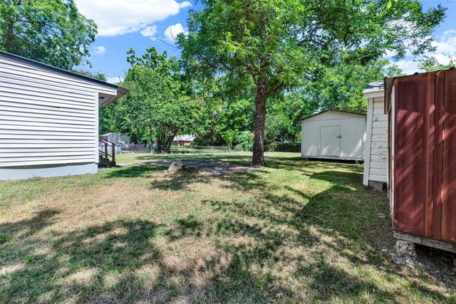 909 E High Street, Terrell, TX 75160