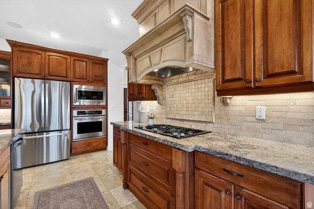 1898 W OLD FORT CIR, Farmington, UT 84025