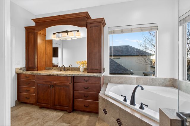 1898 W OLD FORT CIR, Farmington, UT 84025