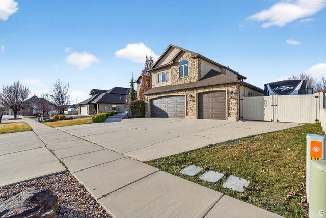 1898 W OLD FORT CIR, Farmington, UT 84025