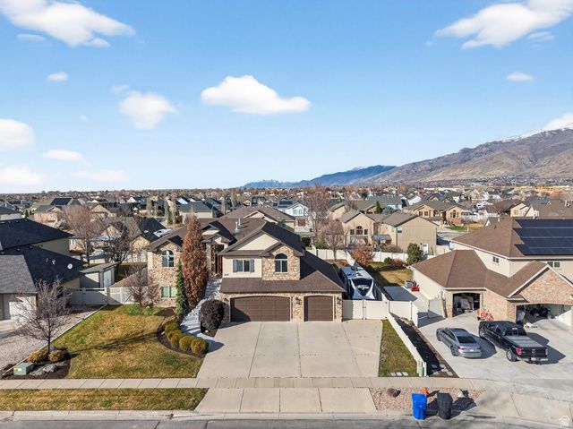 1898 W OLD FORT CIR, Farmington, UT 84025