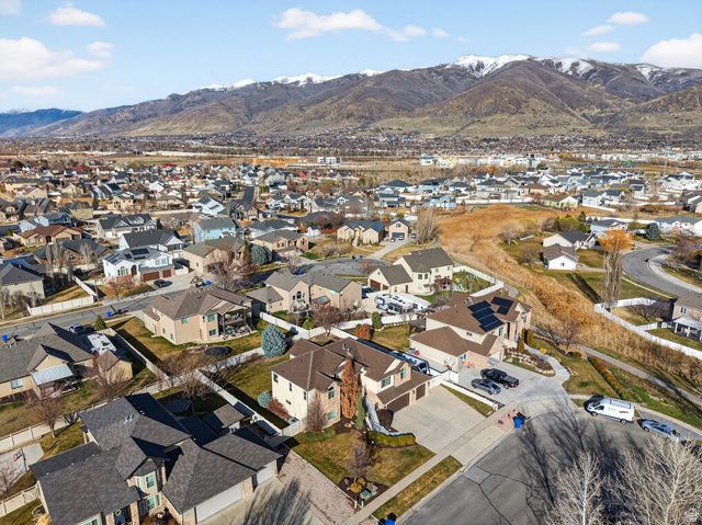 1898 W OLD FORT CIR, Farmington, UT 84025
