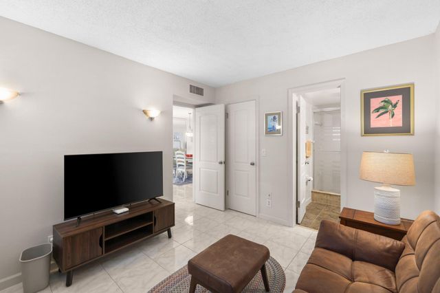 2008 S Federal Highway 108, Boynton Beach, FL 33435