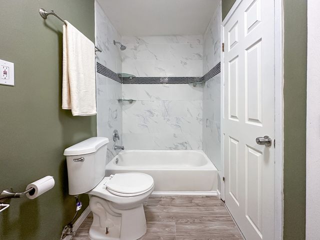 1877 Appaloosa Drive, Naperville, IL 60565