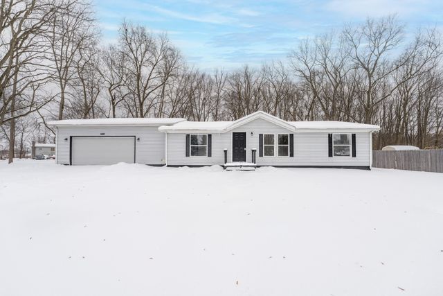 6818 E T Avenue, Vicksburg, MI 49097