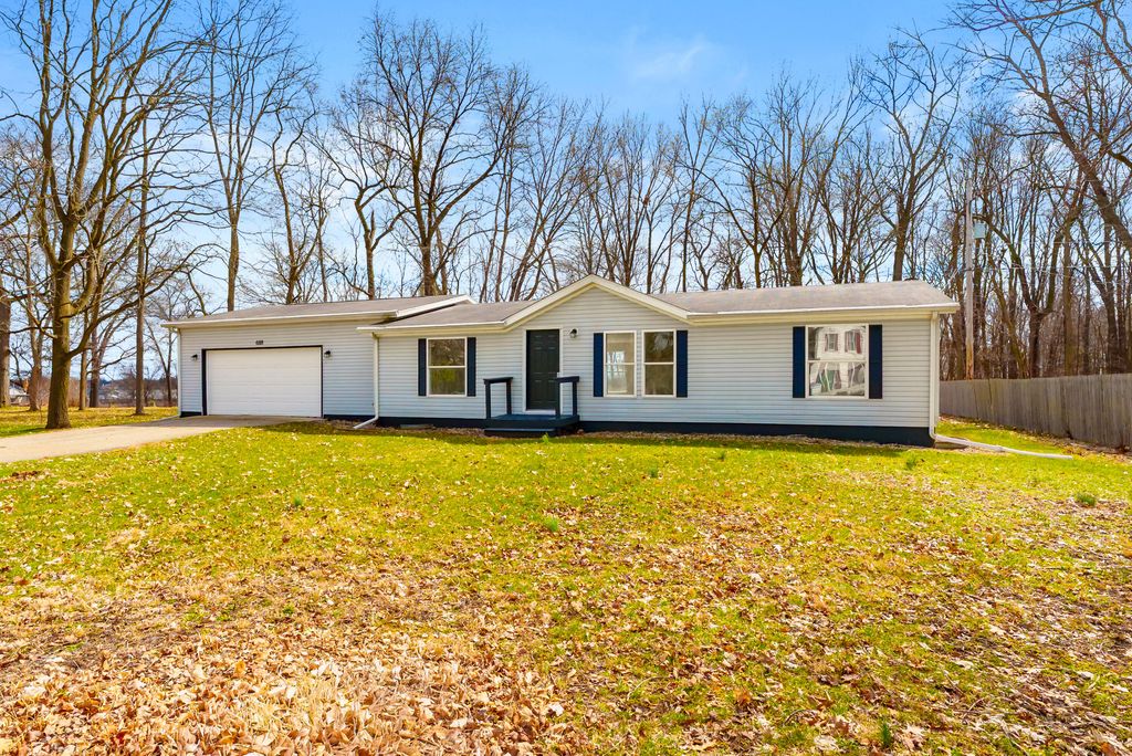 6818 E T Avenue, Vicksburg, MI 49097